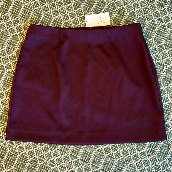 NWT Women’s Burgundy Sateen Mini Skirt | Dark Academia Fall Vibes Outfit | Sz 8 - Picture 2 of 6